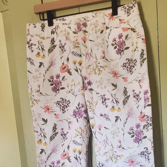 Old Navy Pants - Old Navy floral pixie pants 2